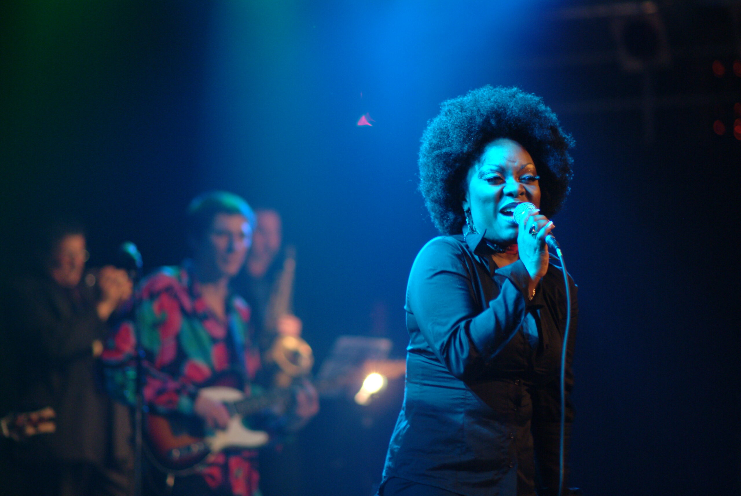 Oktober 1999 – Kultur rund um die Uhr – eine Spielstätte mit buntem Programm und bunten Gästen