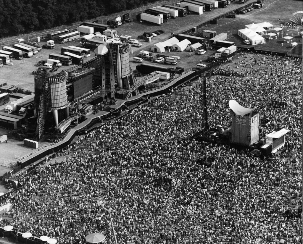 Stones1.tif Carlo ter Ellen Tubantia U/GN Sonderseiten