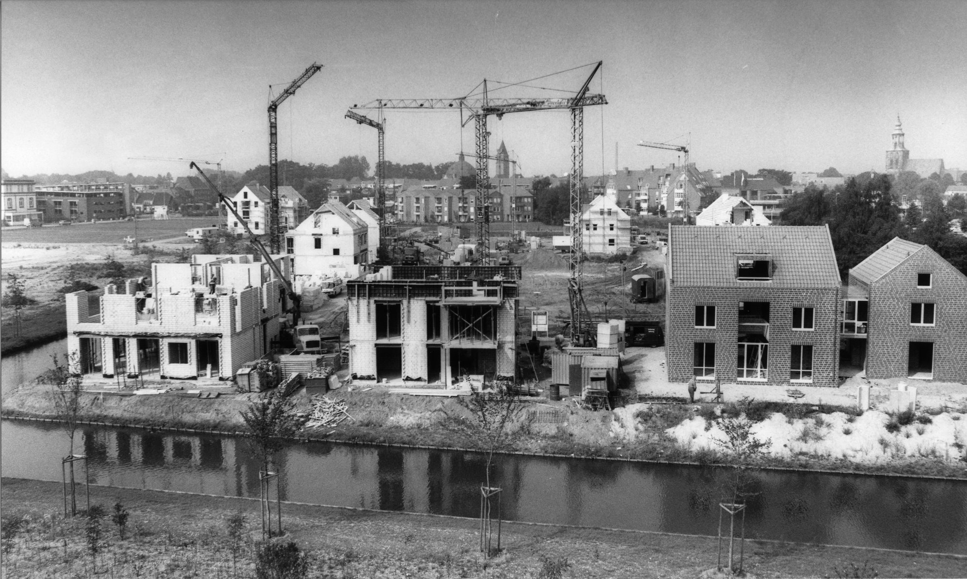 1990er Jahre – Was anfangen mit einer stillgelegten Weberei?