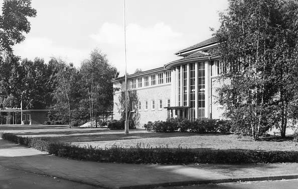 50er 23 Foto Zahn Hallenbad am Stadtring mit Milchbar (links)